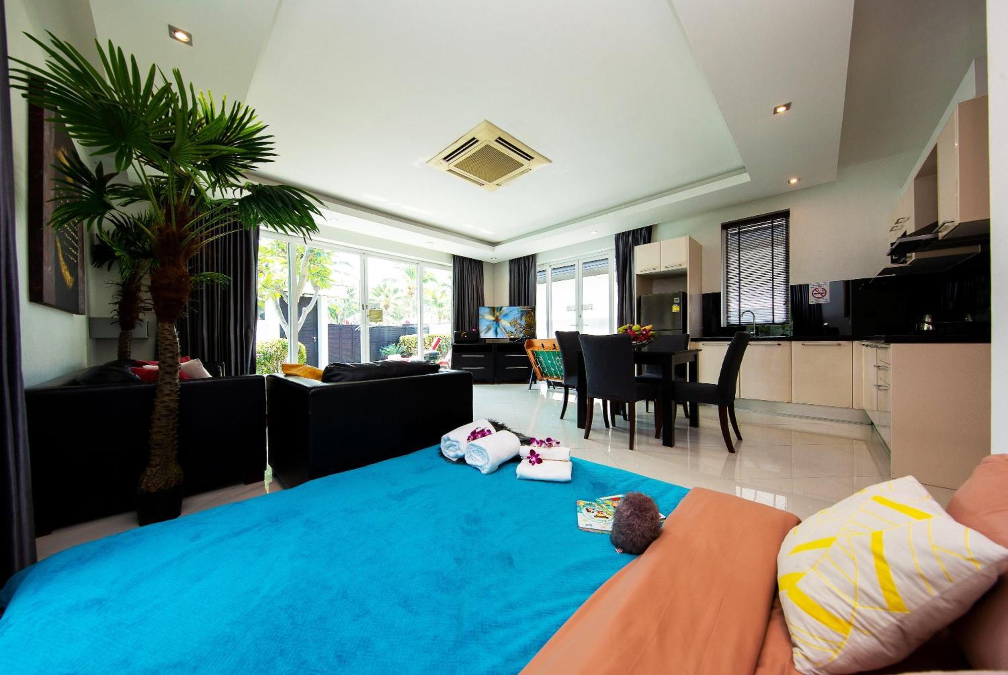 Colibri Pool Villa Pattaya Джомтиен Бийч Стая снимка