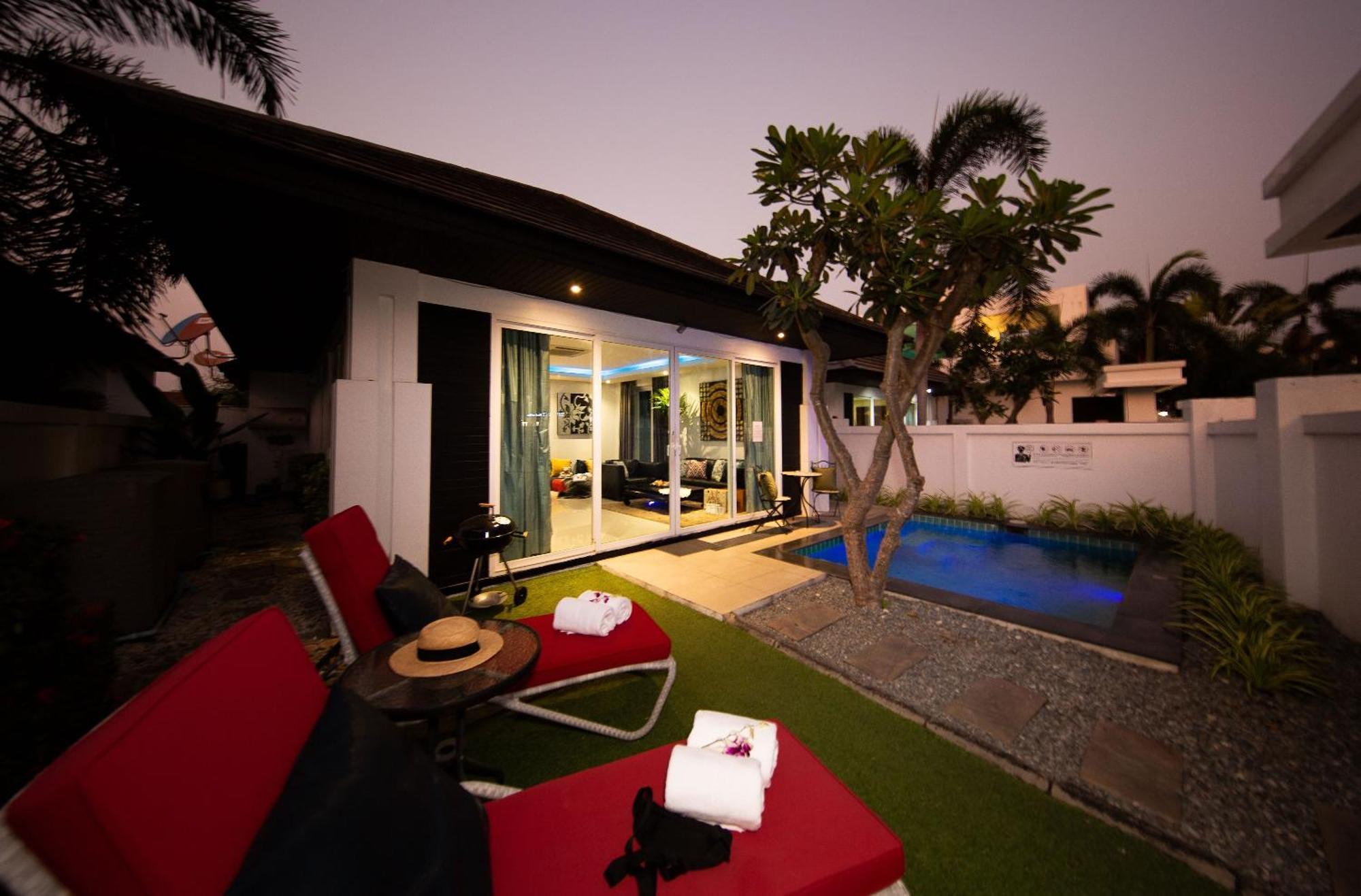 Colibri Pool Villa Pattaya Джомтиен Бийч Стая снимка